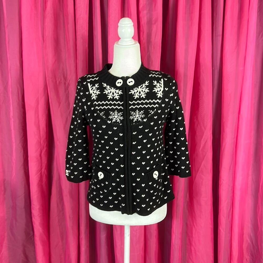 DC snowflake zippered‎ cardigan sweater med